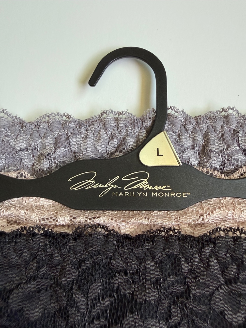 Marilyn Monroe Lace Shaping Briefs SZ L NEW! - Picture 2 of 5